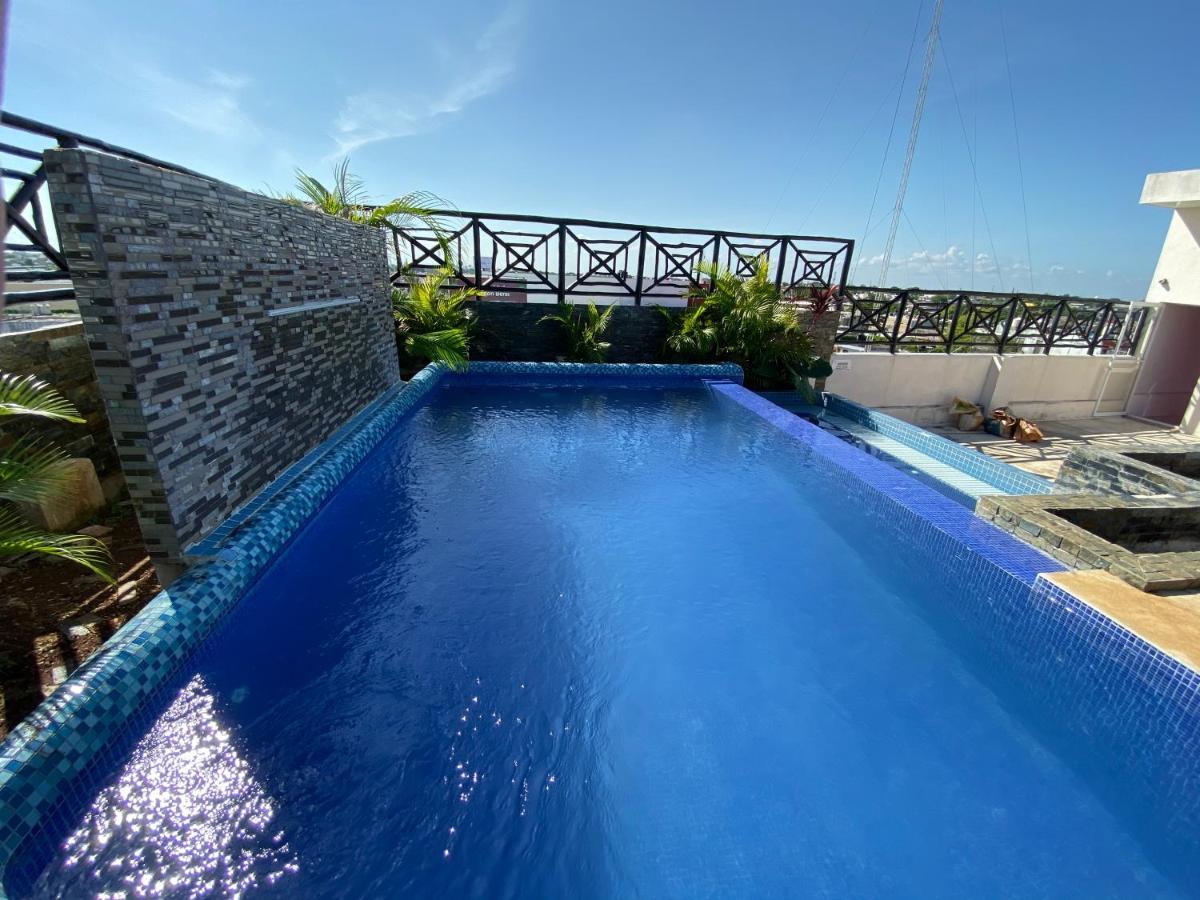 Suites La Roca By R&T Cancún Exteriör bild